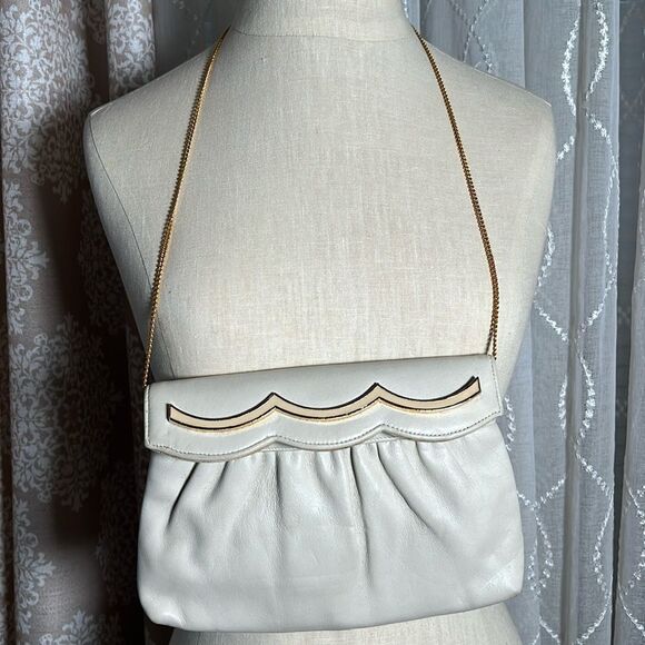 Vintage Lewis leather bag with gold chain strap - Picture 1 of 9